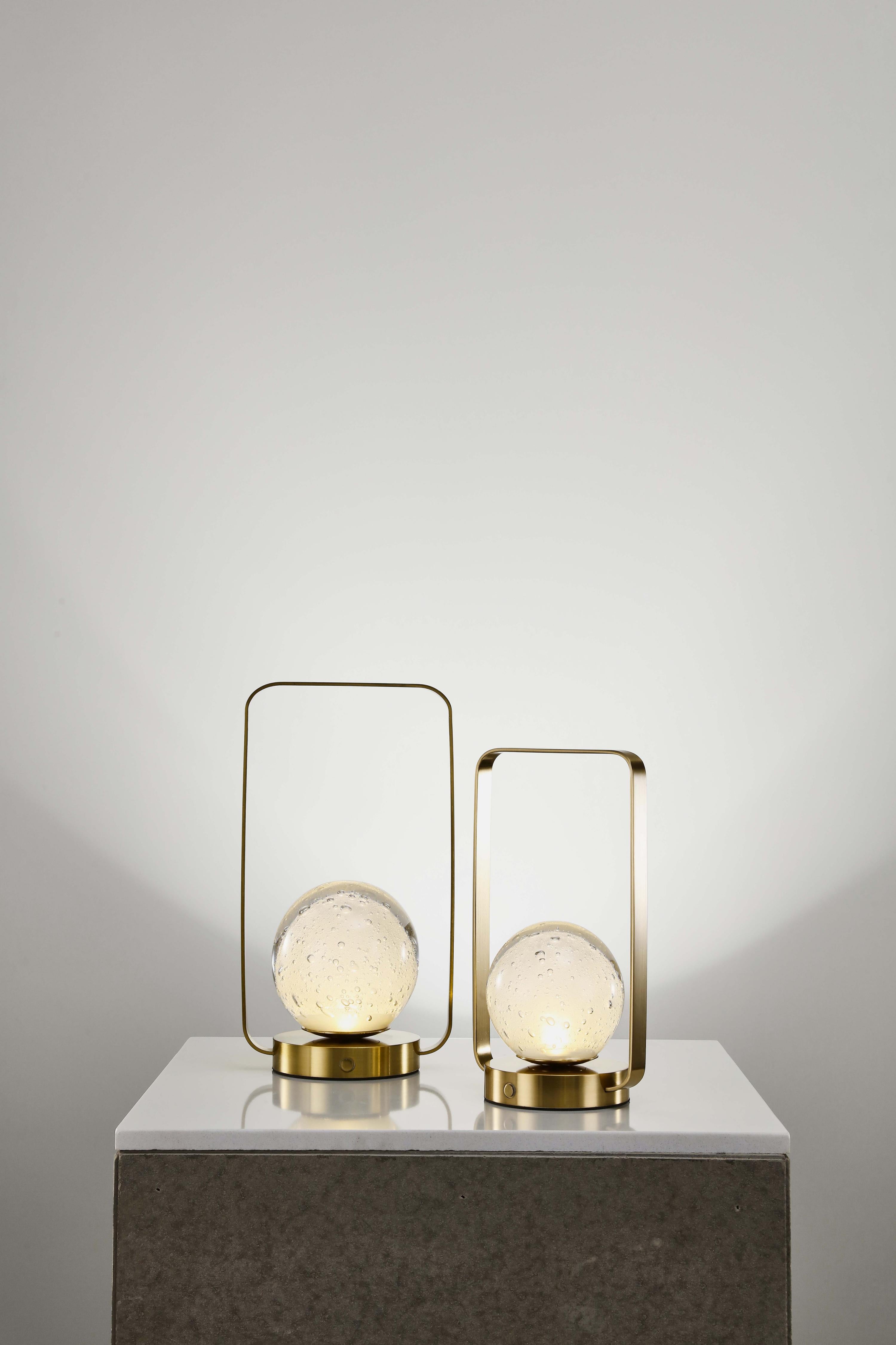 The Framed Globe Lamp